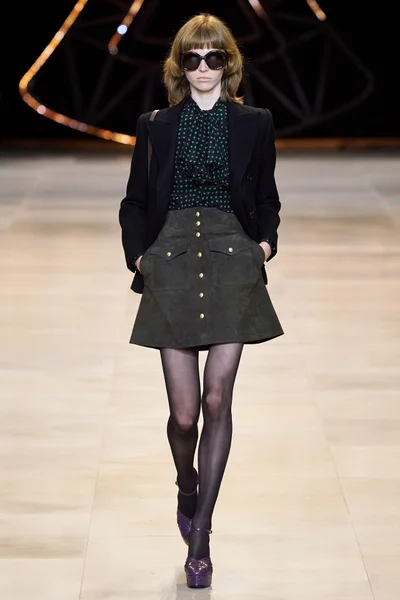 Look 49
